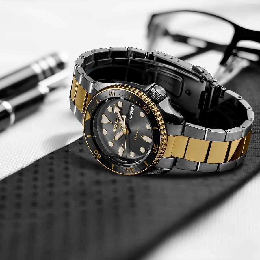 Seiko 5 Sports SRPK22 Herren-Automatikuhr mit anthrazitfarbenem Zifferblatt
