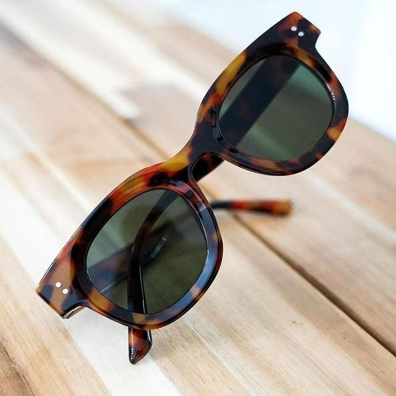 Men's Retro Leopard Print Black Thick Frame Sunglasses Fashion Summer Men's Driving Glasses Women's UV Protection Shades
