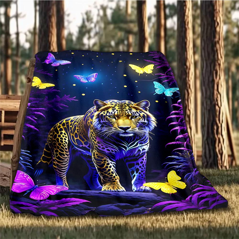 1pc Leopard Print Throw Blanket Polyester Fiber, Lightweight Flannel, Soft & Warm, All Season Use for Outdoor, Camping Digital Print