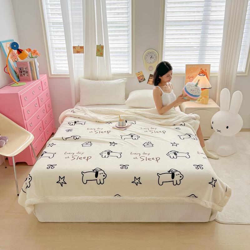 Cozy Plus Velvet Blanket: Thickened Lambswool Nap and Multi-functional Cover for Autumn and Winter