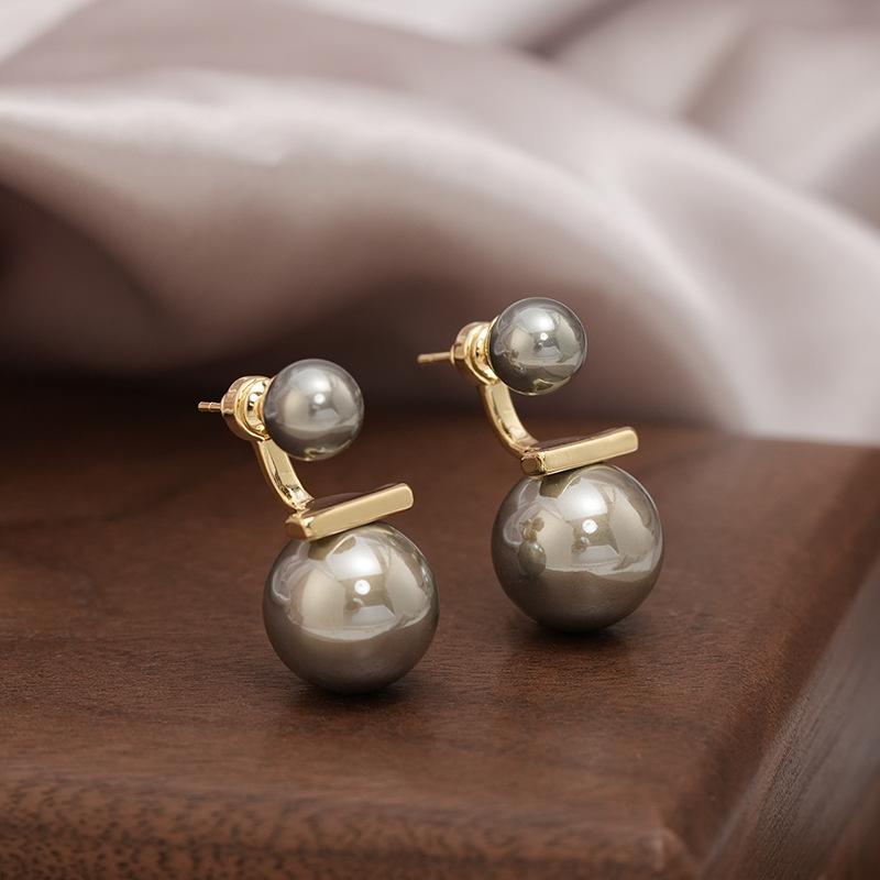 Light luxury high-end pearl earrings women's unique niche design earrings Internet celebrity temperament rear hanging versatile earrings
