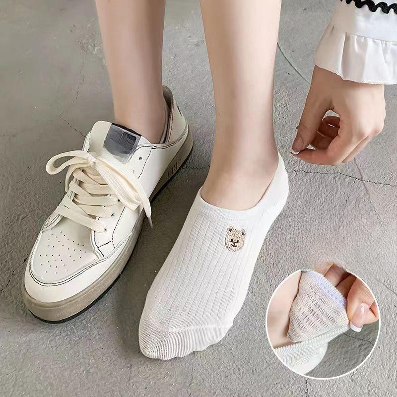 Summer Thin, White, Versatile and Cute Cartoon Shallow Boat Socks for Women, Breathable, Sweat-absorbing and Invisible Socks for Women