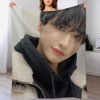 ATEEZ Seonghwa Plädfilt Rutig på soffan Gosedjur anime Vackra Filtar