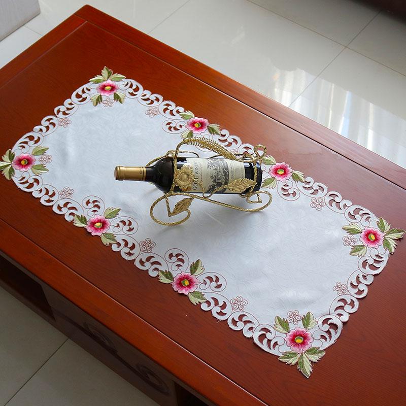 NEUE Hohl-Rosenblüten-Stickerei Tischläufer Stoffabdeckung Tischdecke Weihnachten Hochzeit Tischdekoration und Zubehör für Zuhause