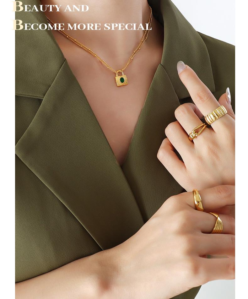 Korean Dongdaemun Retro Zircon Necklace & Non-fading Versatile Earrings Set