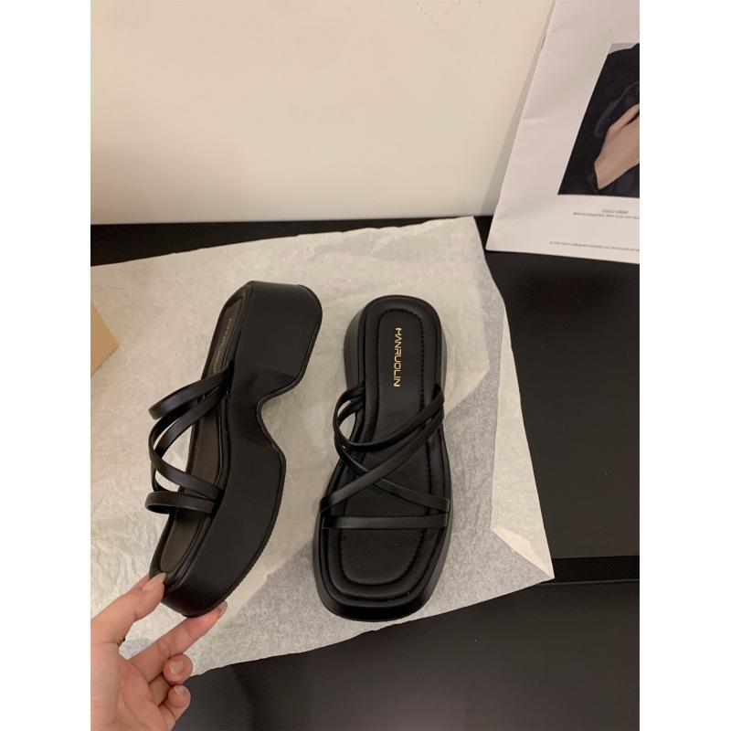 Muffin thick-soled one-word slippers women's shoes outer wear 2025 new summer niche leopard print sandals heightened square head sandals