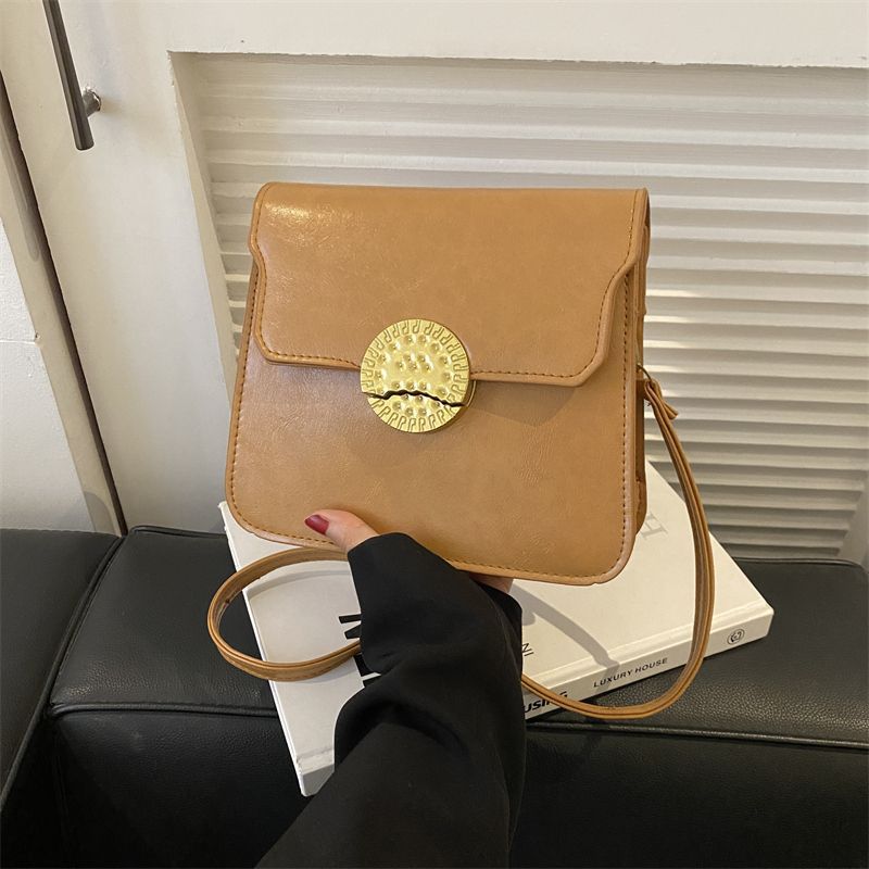 

Premium texture niche women s bag 2025 new popular bag retro messenger bag fashionable shoulder underarm small square bag