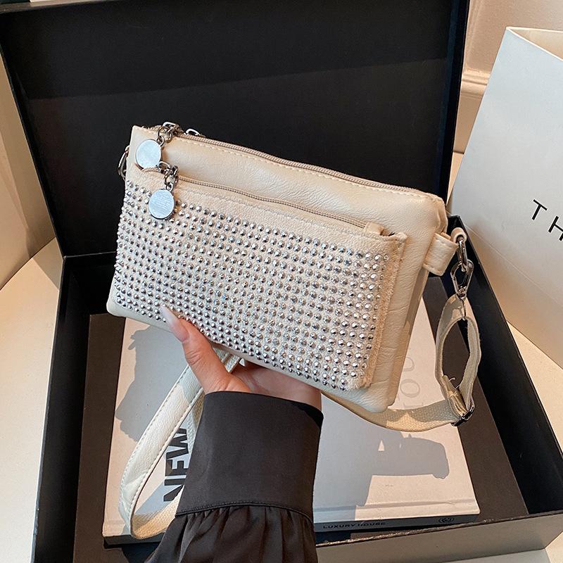 Rivet decoration large capacity high quality soft durable fashion exquisite lightweight commuting outdoor crossbody bag shoulder bag