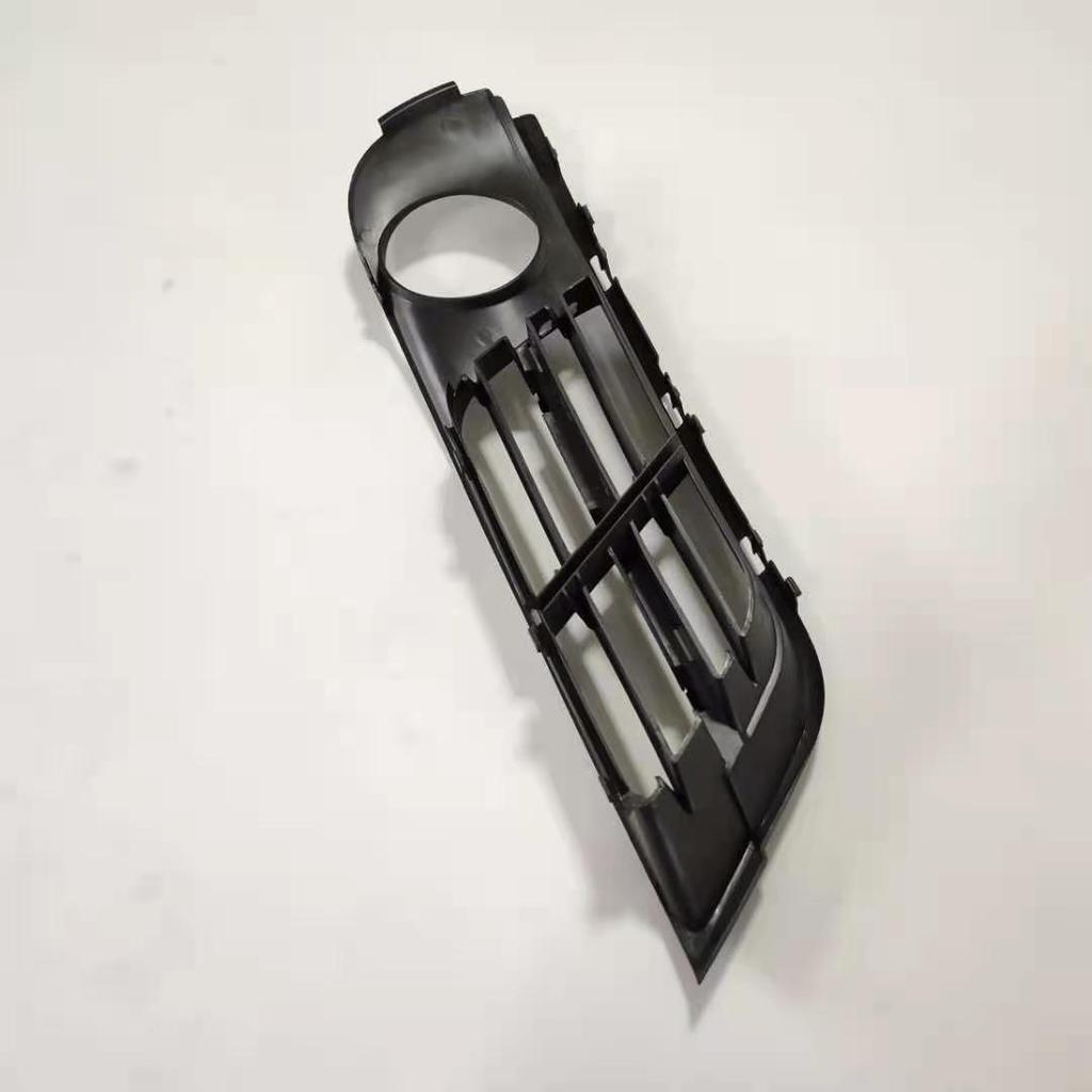 Front Bumper Fog Light Frame Grille for BMW F07 (51117331673/51117331674)