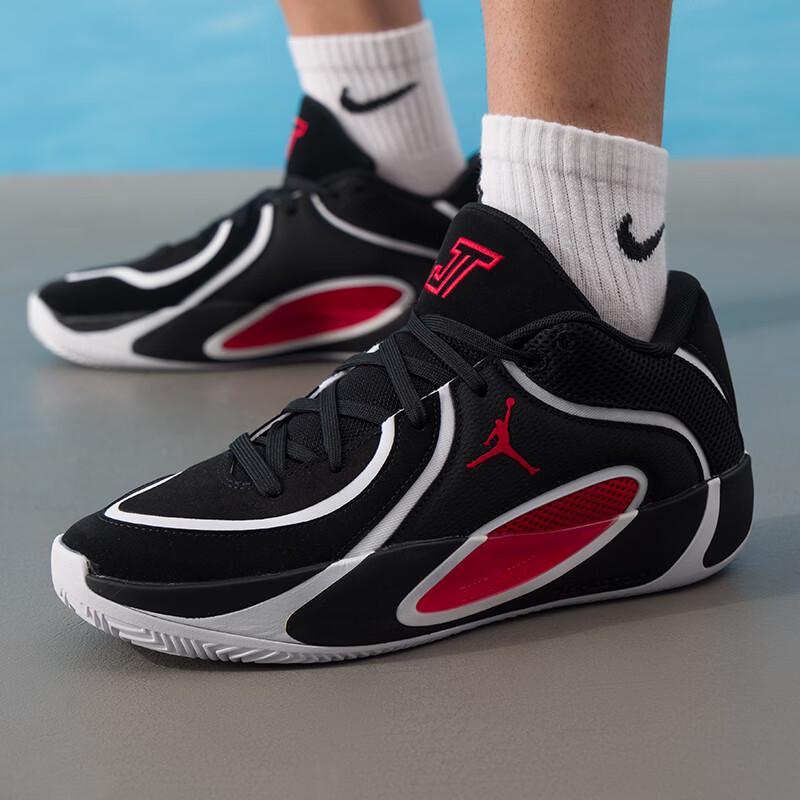 

Мужские базовые баскетбольные кроссовки Nike 2410 HQ4613-001 US 7
