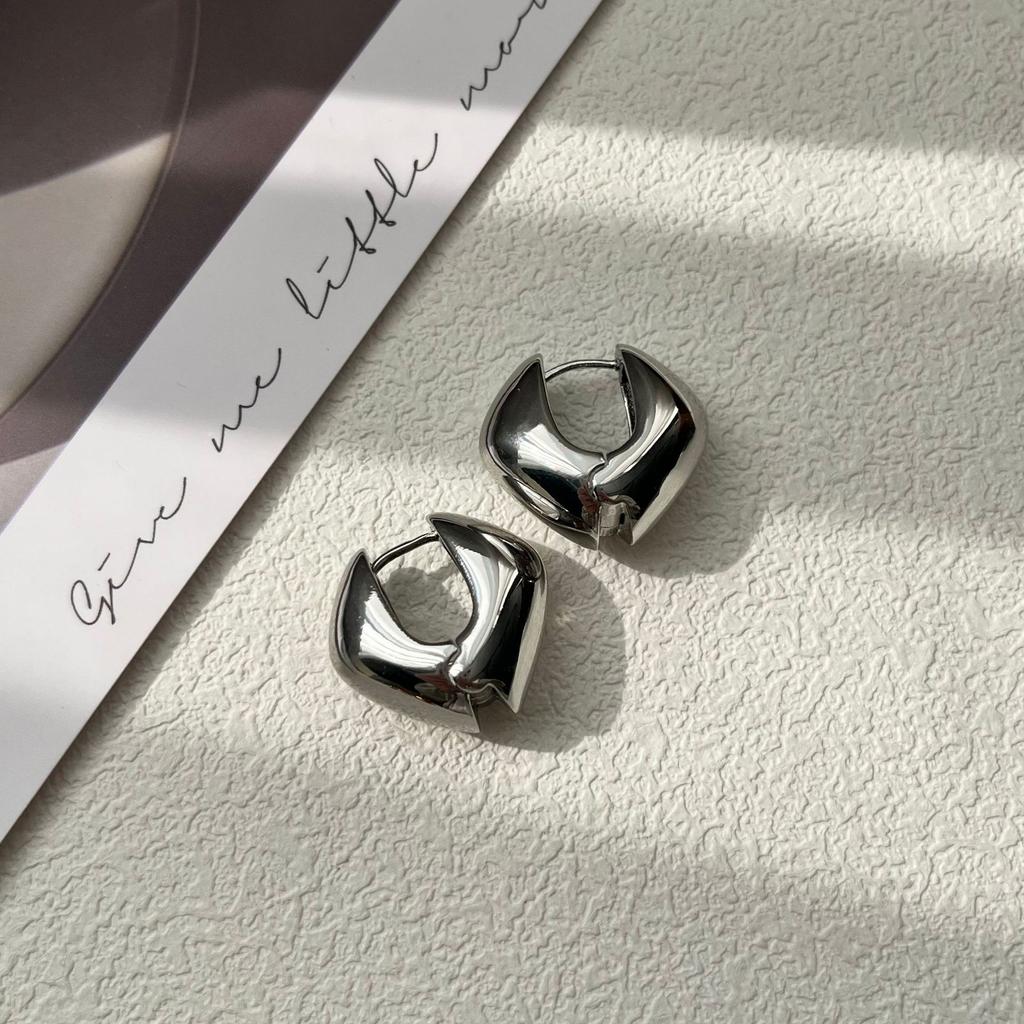 Unique Niche French Retro Cold Wind High-End Ear Buckle Brass 22K Real Gold Simple Circle Temperament Earrings