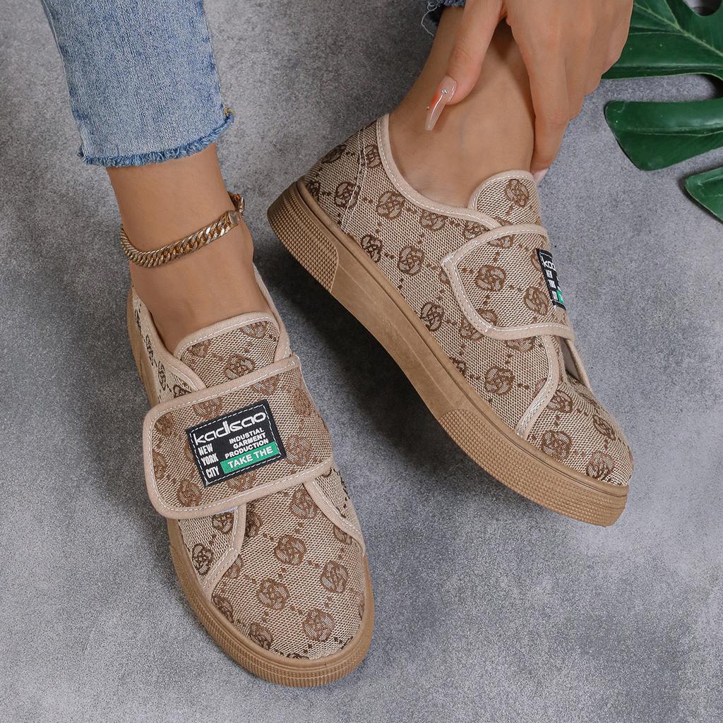 Fashion 2025 Women Winter New Plus Size Cotton Shoes Thick Base Low Top Warm Women Flat Shoes Fashionable Trendy Casual Flat Sneaker