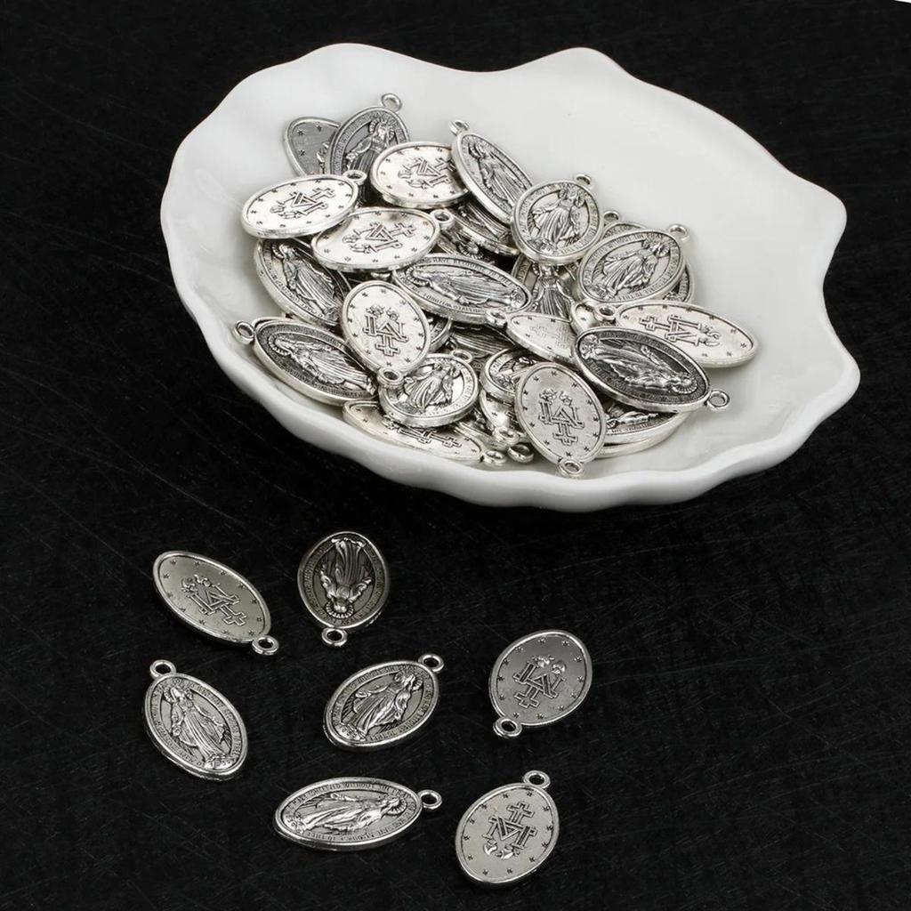50 Stück Wunderbare Medaille Anhänger Unsere Liebe Frau Jungfrau Maria Ovale Form Charms DIY Herstellung Halsketten Katholische Schmuckaccessoires