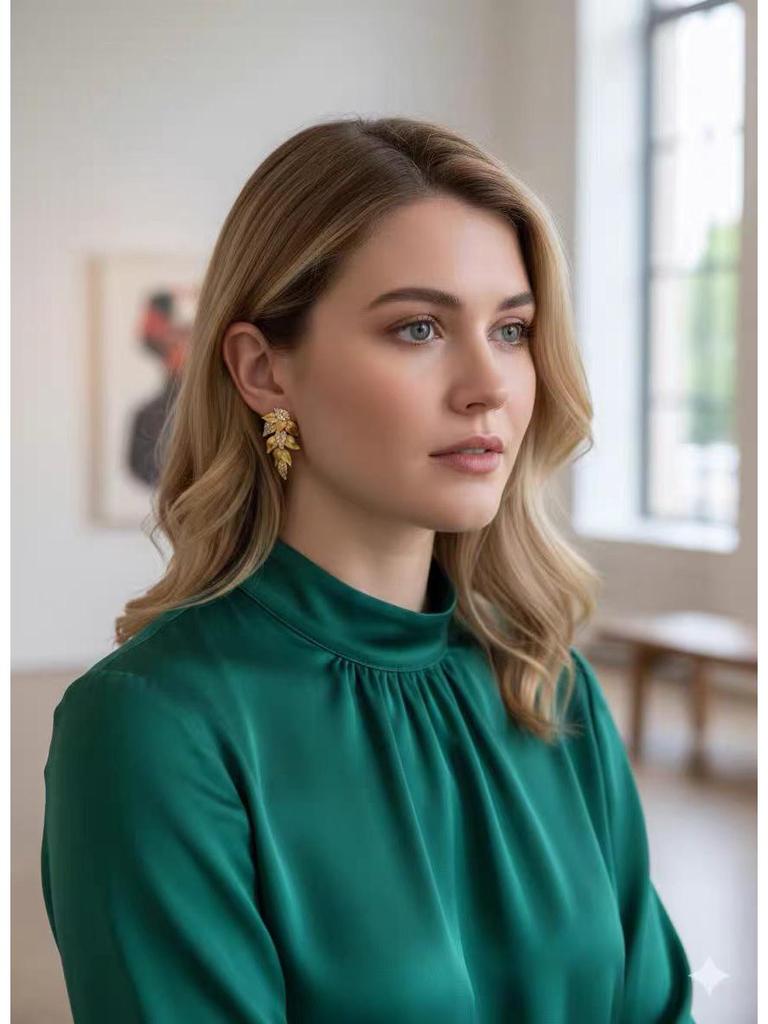 Elegant Rhinestone Leaf Stud Earrings for Women – Luxurious, Versatile Dangle Design