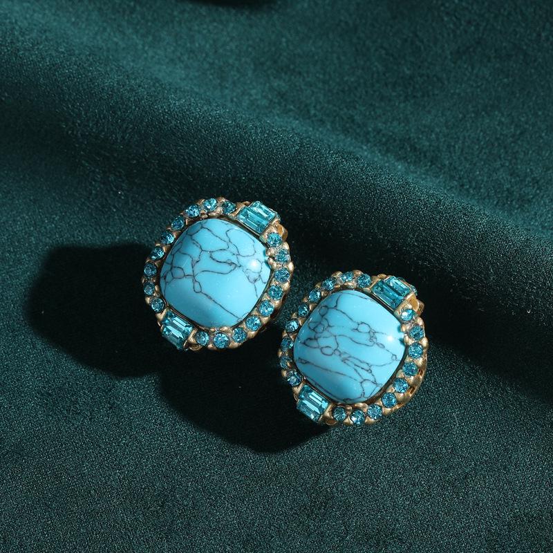 Yong Nuo Vintage Retro Jewelry: High-End, Colorfast Antique Earrings
