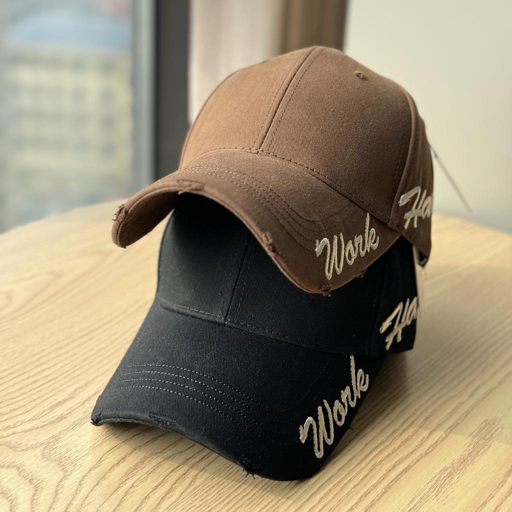 2026New trendy American-style hard-brim baseball cap for women, wide-brim sun-shading cap for men, versatile and casual, makes the face look smaller