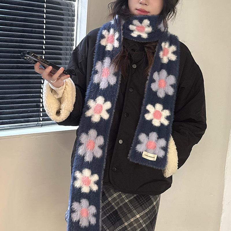 

Kang Seulgi-Inspired Lavender Small Flower Scarf - Autumn/Winter Purple Neck Warmer, Chic & Fashionable.