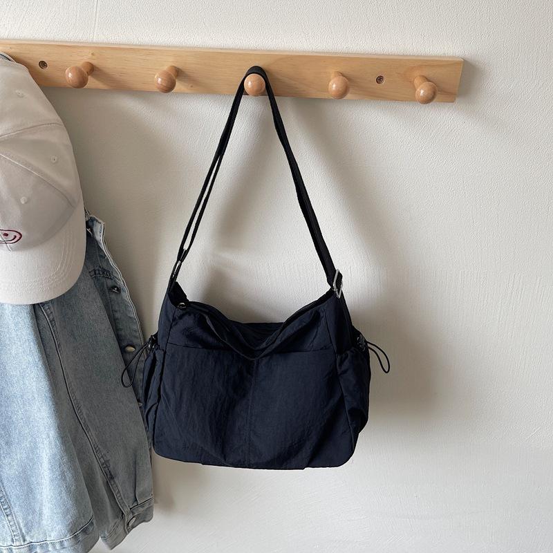

Simple Cloth Bag Bag Women S Large-Capacity Trendy Brand Casual Messenger Bag Versatile Student Class Shoulder Tote Bag чорний