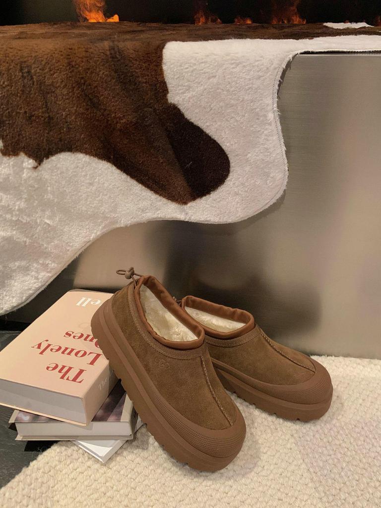 "2024 Women's Plush Fur Leather Platform Shoes - Height-Enhancing, All-Match Casual for Autumn/Winter"