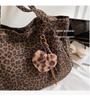 Korean Retro Leopard Print Canvas Tote Bag - Fashionable, Large Capacity, Shoulder/Underarm Style Suitable for Commuting and Shopping