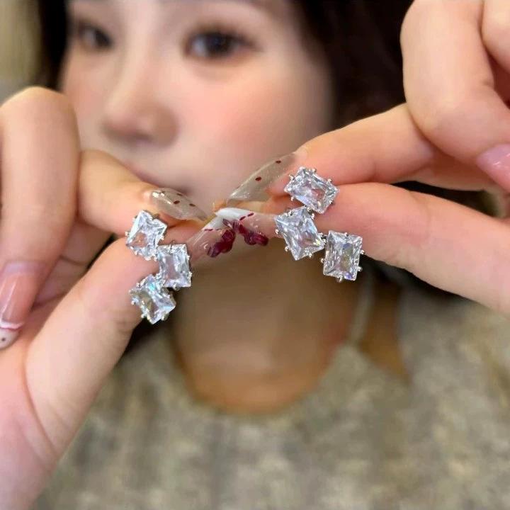 Zircon Metal Studs & Pearl Bow Earrings - High-End, Versatile Statement