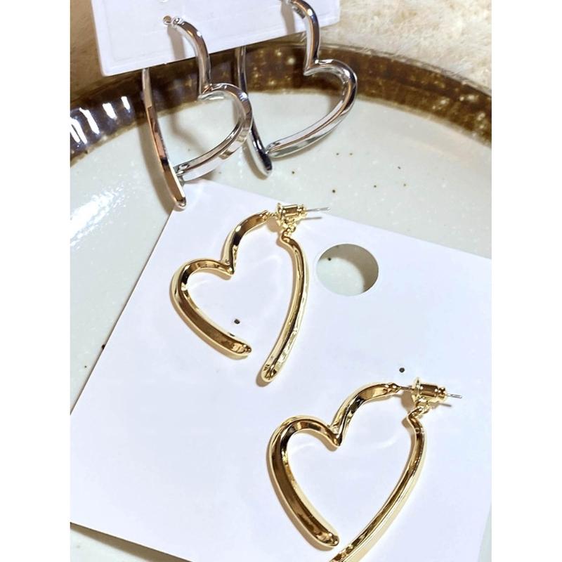 Stylish Heart Shaped Earrings Alloy Material Ear Studs Heart Ear Pendant Trendy Dangle Earring for Fashion Forward Women