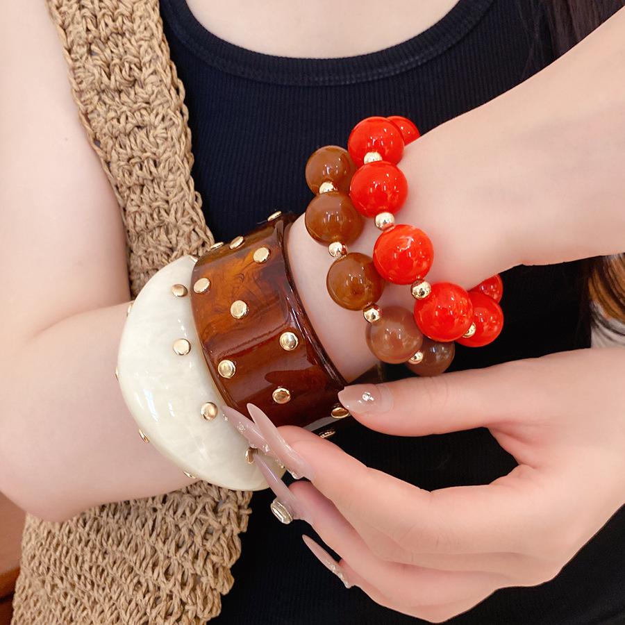 Amber Star Speckle Acrylic Geometric Beaded Bracelet - Elegant and Stylish Design, Light Luxury Hand Accessory
