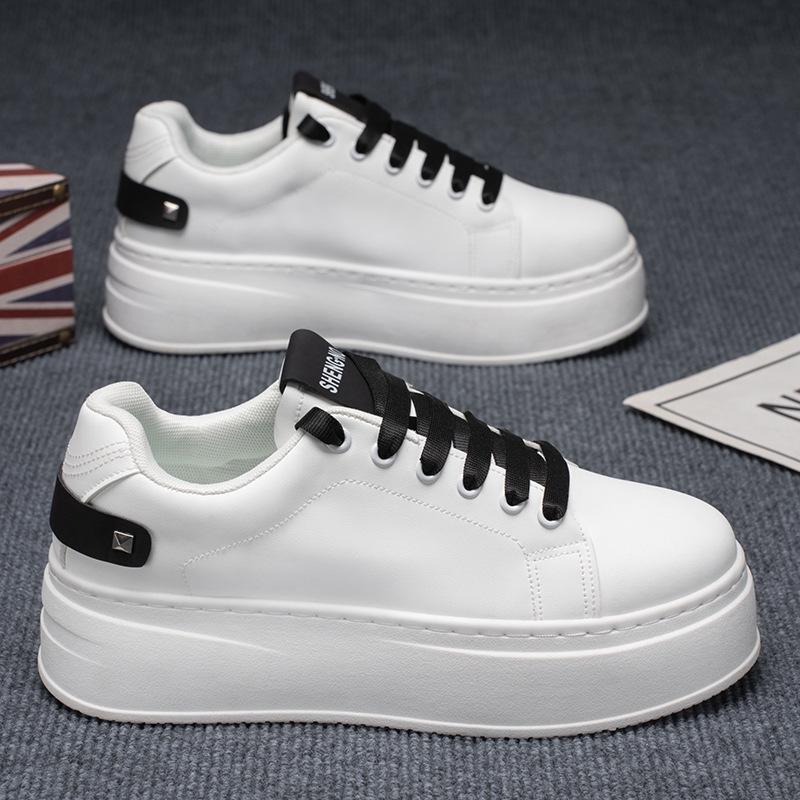Pánské letní prodyšné bílé tenisky zvyšující výšku - Trendy ležérní skate boty na tlusté podrážce
