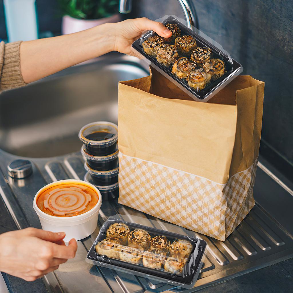 100Pcs Sushi Packing Box Black Disposable Food Containers Heat Resistant Take Out Boxes for Restaurants Fruit Containers