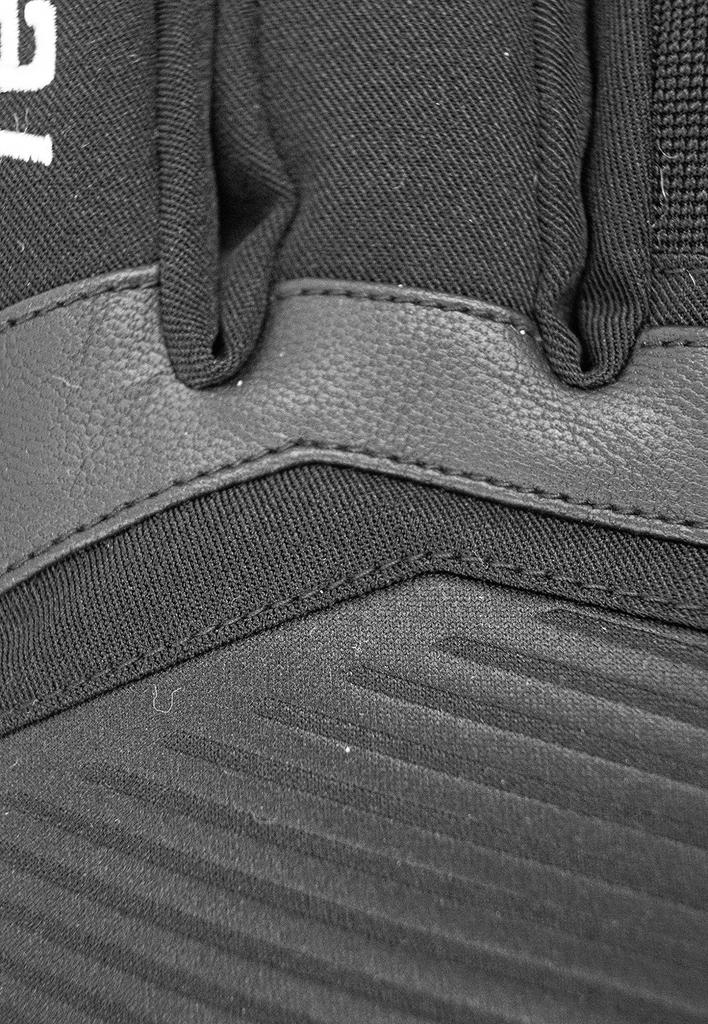 Reusch Venom XT Ski Size 7701BKWT Men's R-TEX Gloves, 7.5 (S),