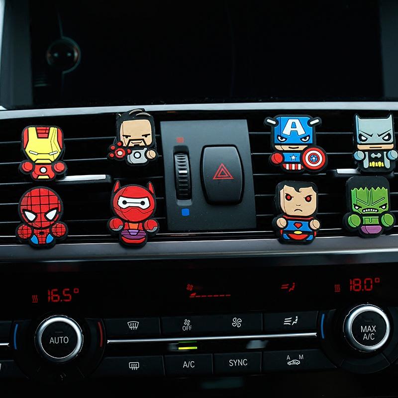 Roztomilý kreslený osvěžovač vzduchu do větrací mřížky s prémiovou vůní pro interiér vozu