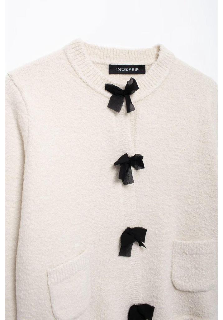 SHEIN Women's Autumn Bow Brooch Knitted Cardigan & Half Skirt Set: European-American Style.