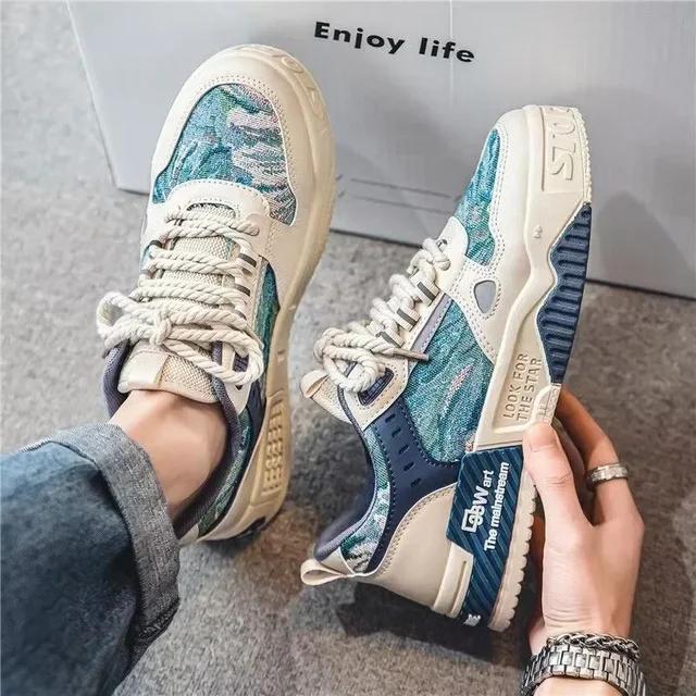 Fashion Men Skateboarding Shoes Canvas Thick Bottom Platform Shoes Comfortable Breathable Vulcanized Shoes Casual Sneakers Student Shoes