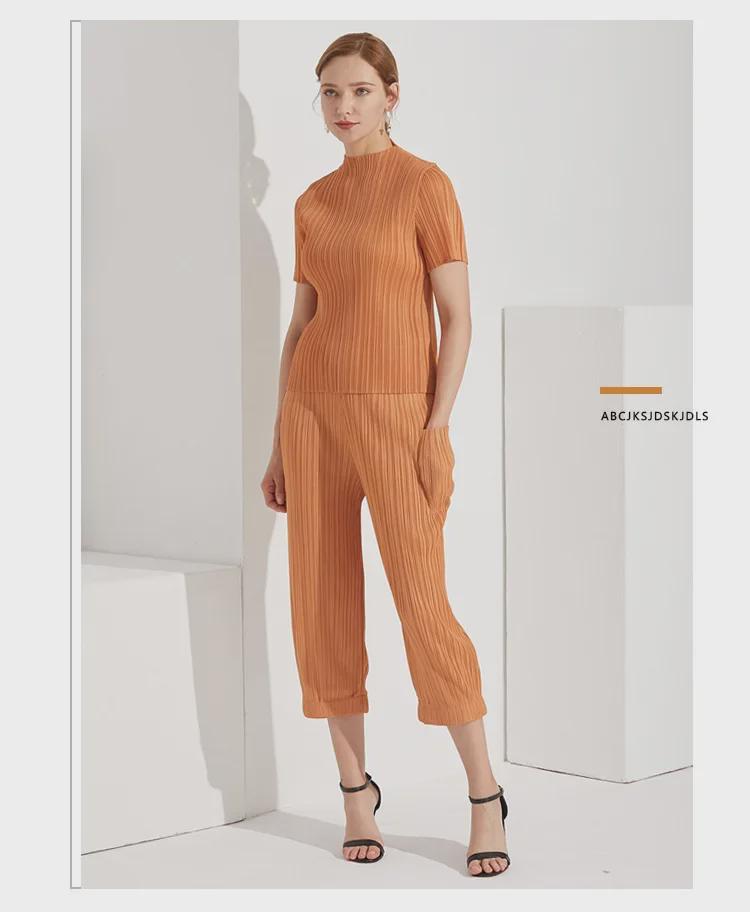 Pleated Short Sleeve Women's Casual Solid Color Summer T-shirt, Comfortable Basic 2025 Collection