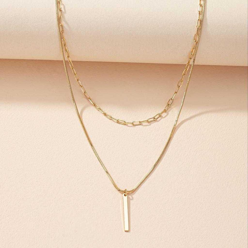 A Golden Yellow Multi-layer Metal Square Strip Pendant Necklace Is Suitable for Ladies and Girls To Party and Vacation