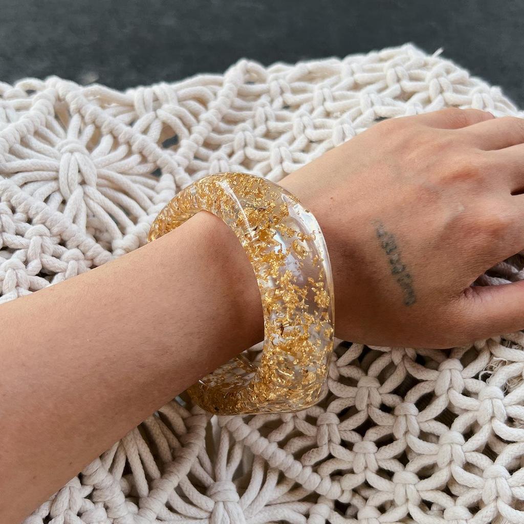 Translucent Retro Ombre Acrylic Bracelet with Irregular Polygon Design