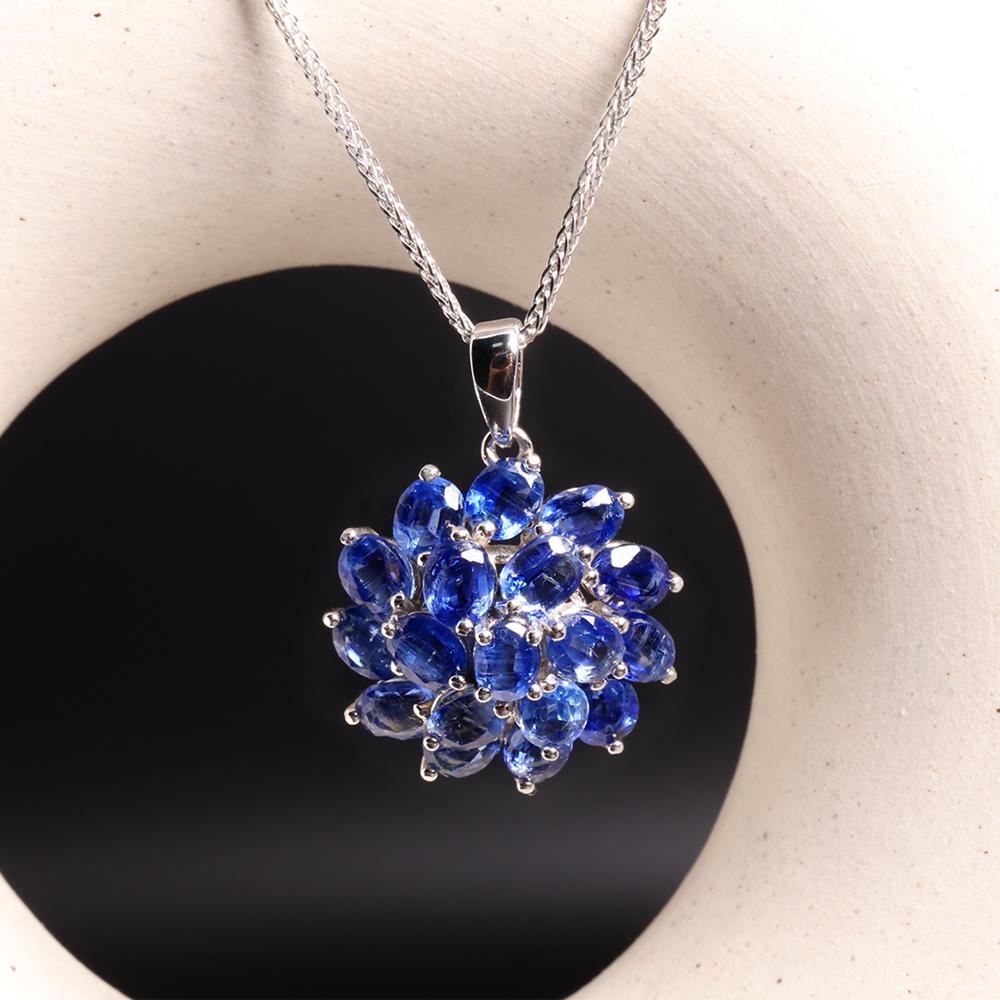 Luxus Natur Blauer Kyanit Edelsteine Anhänger Halskette Blumendesign 925 Silber Echtschmuck für Frauen Jubiläumsfeier Geschenk