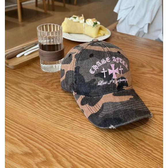 Niche vintage-style cross-embroidered camouflage baseball cap for women, versatile streetwear soft-top hat