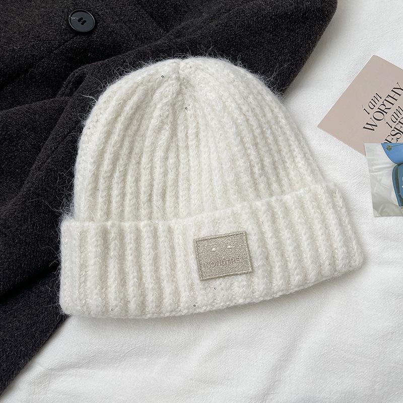 2025 Women's High-Quality Wool Knit Beanie: Autumn & Winter Style with Warm Ear Protection, Fashionable & Versatile for Large Head Circumference