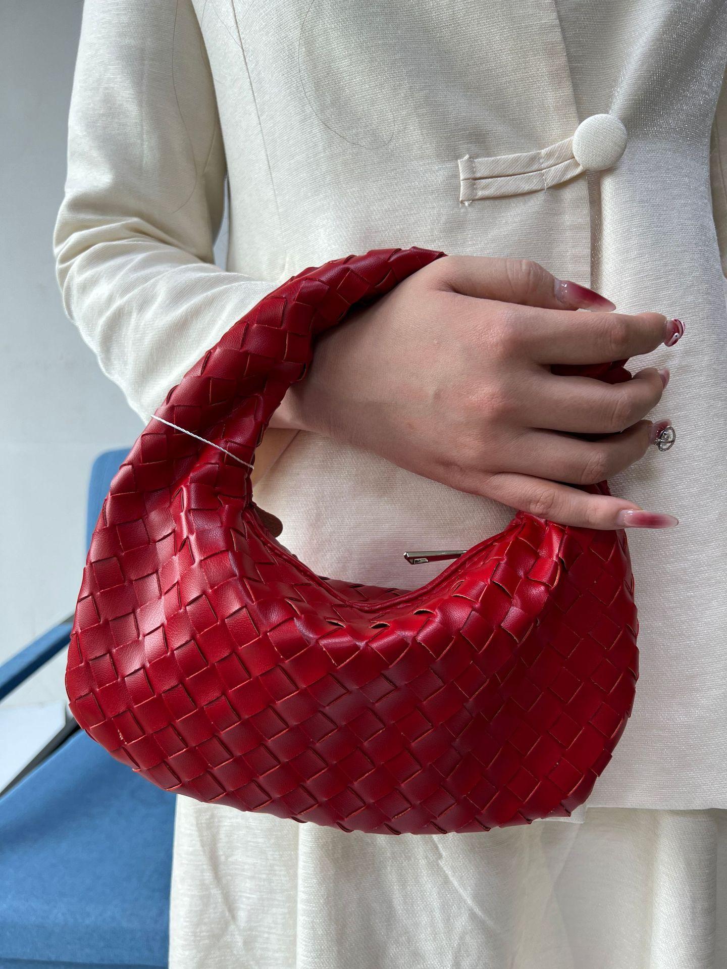 Woven Bag with Cow Horns, Hand-held