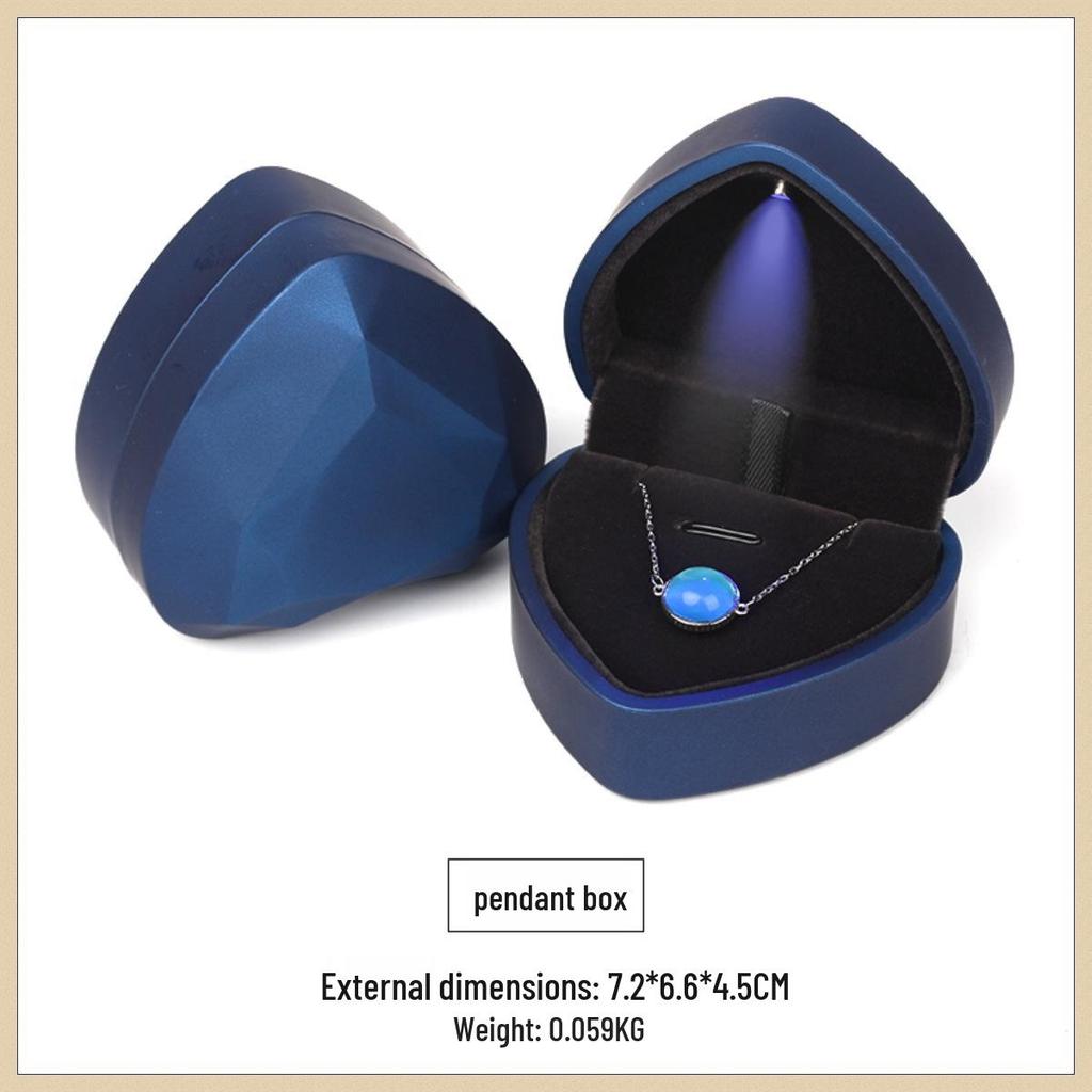 Herzförmige Leuchtende Schmuckschatulle: Luxuriöse beleuchtete Ring- & Halsketten-Box