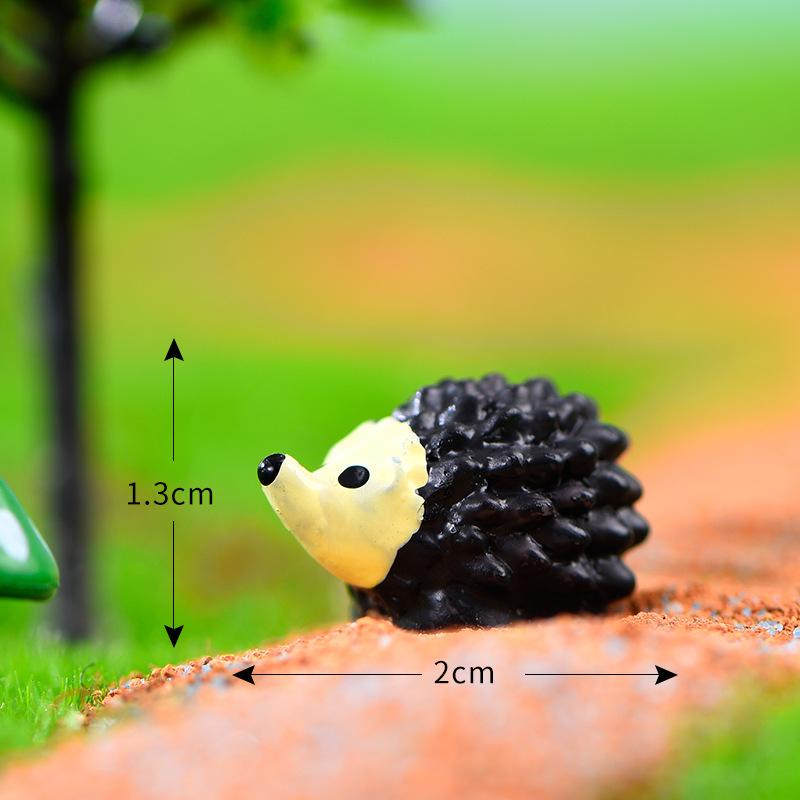 Materials for Moss Micro-landscape Decorative Items Such As Mother Hedgehog and Little Hedgehog Figurines