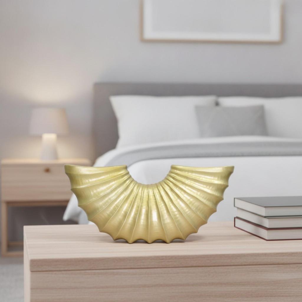 Resin Ornament Textured Shell-Inspired Geometric Vase for Contemporary Interiors