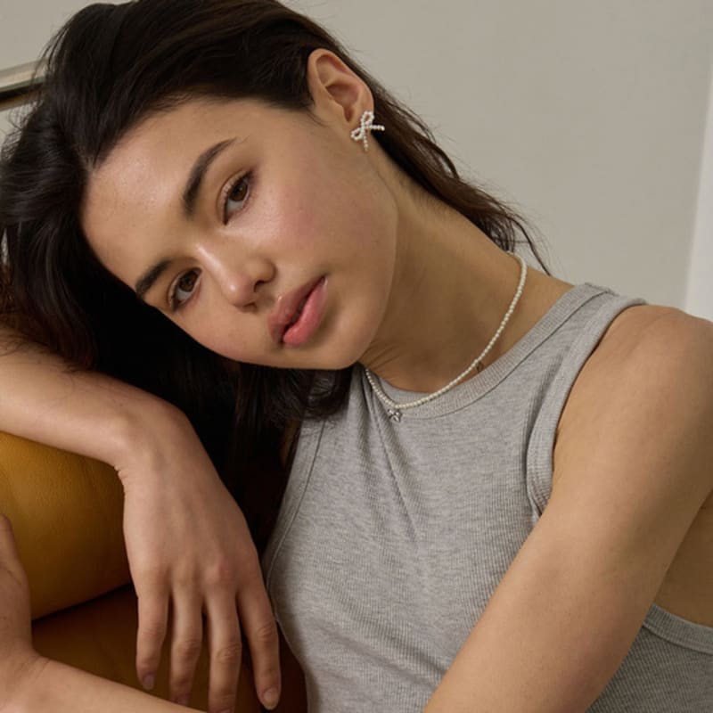 Eenie Beenie Pearl Bead Ribbon Silver Earrings ENJ24EW004