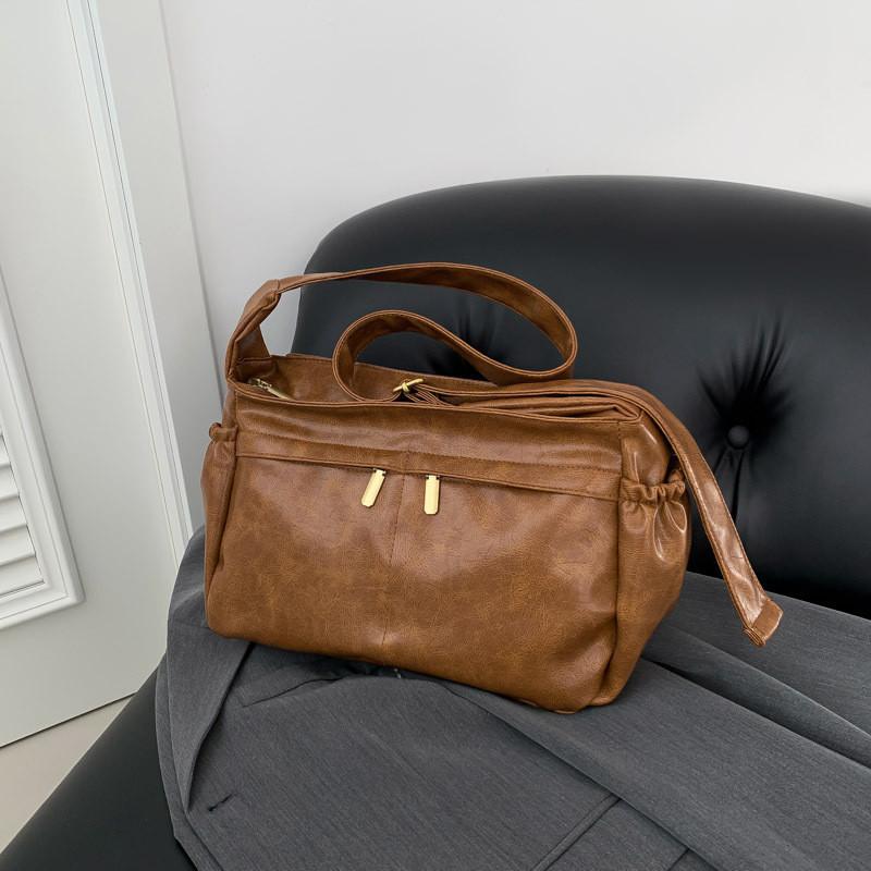 Fashionable Large Capacity Women s Shoulder Crossbody Bag 2023 New Design коричневый