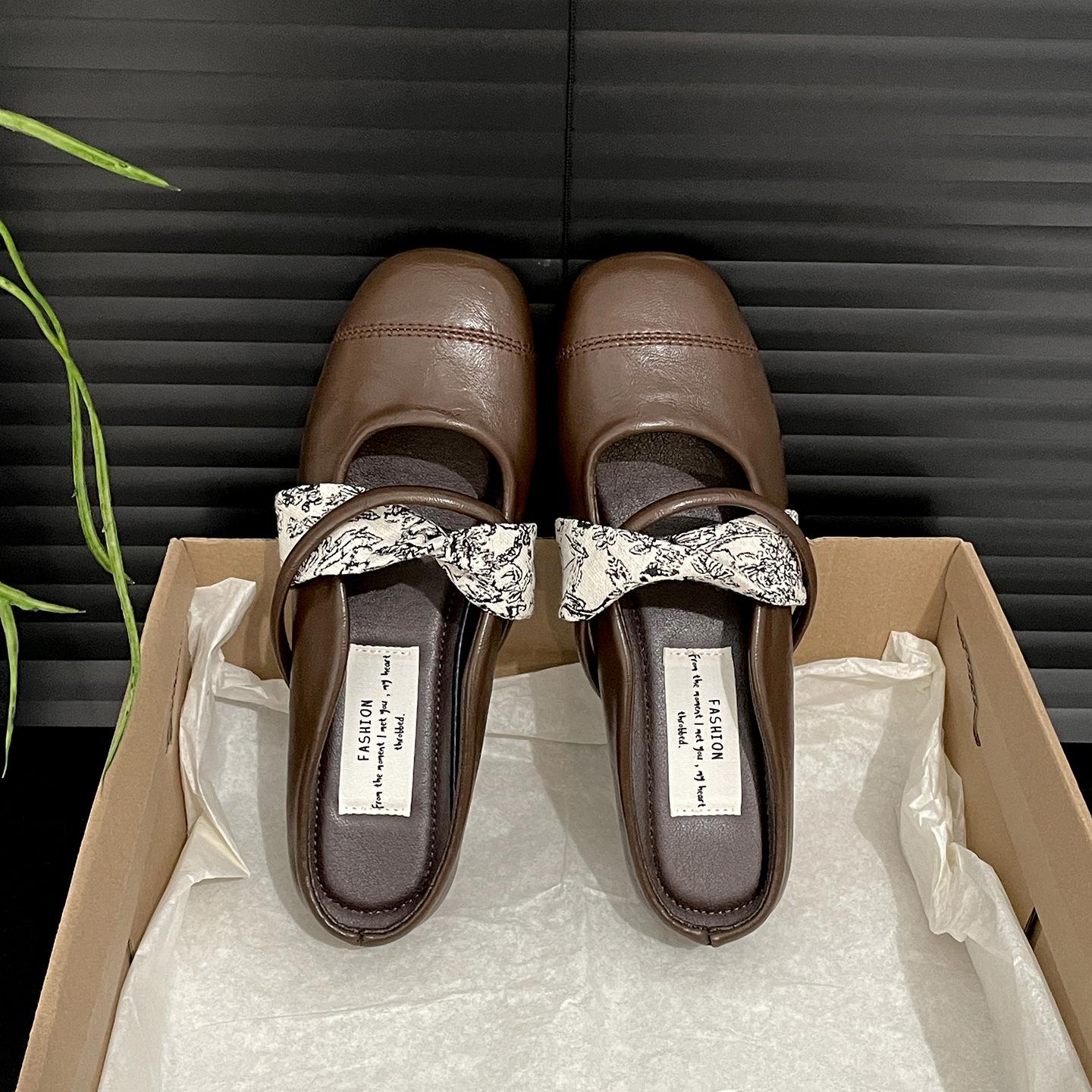 

Black retro low-heeled bag head inner height-increasing slippers for women s summer wear 2025 new models with skirts French cool slippers 40 коричневый