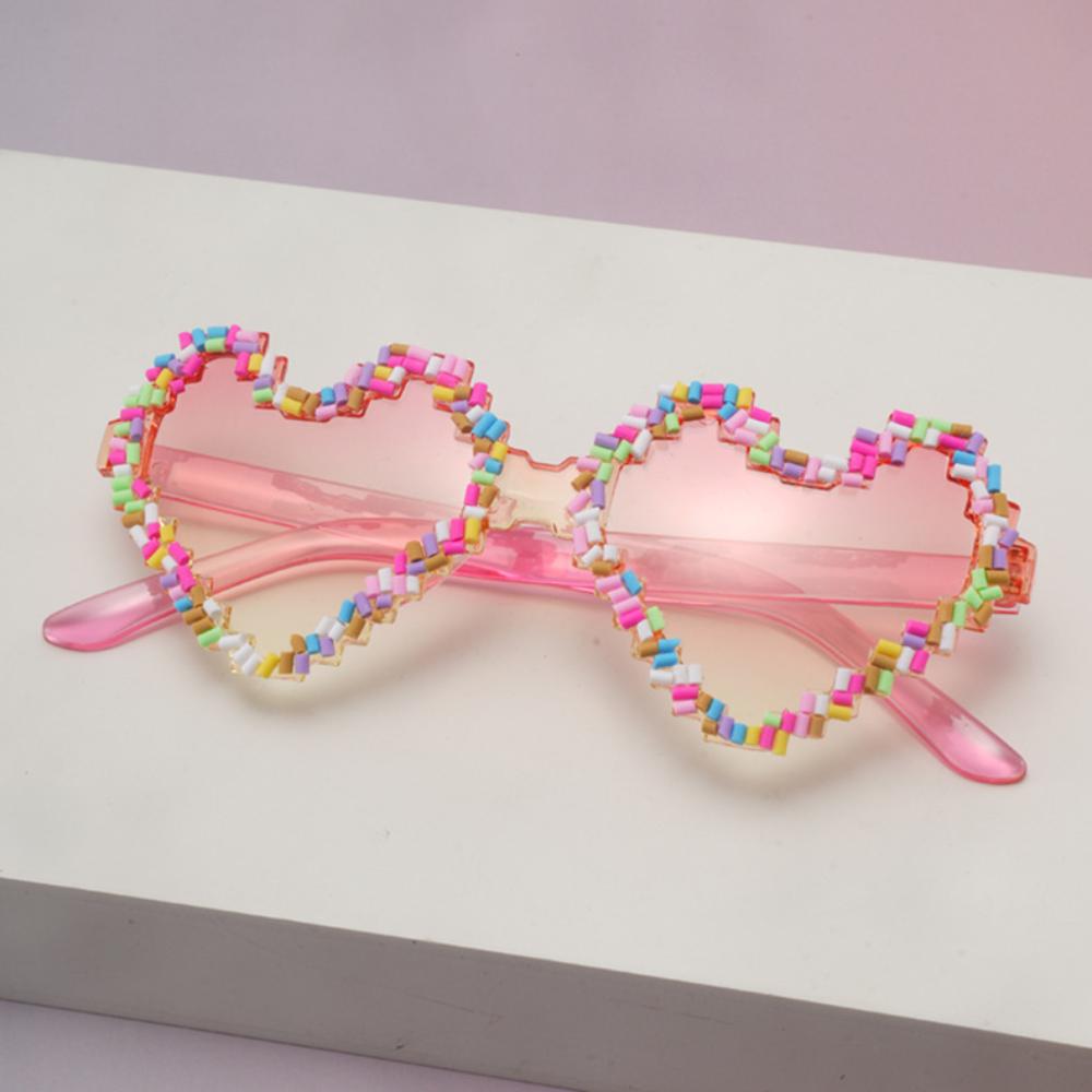 

KLASSNUM New Love Heart Shaped Glasses Candy Color Stick Sunglasses Party Party Women Fashion Personalized Trendy Sun Glasses