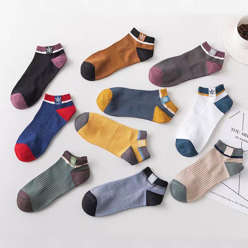 Men's Breathable Boat Socks - Spring/Summer Odor-Resistant, Sweat-Absorbent, Low-Cut Maple Leaf Design