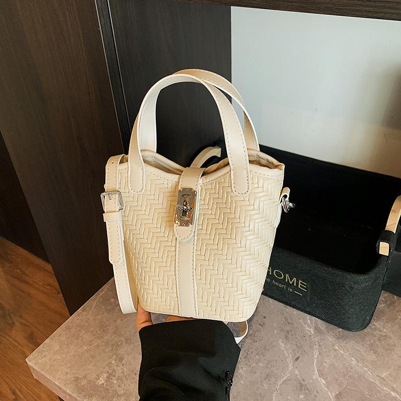 Premium Bag 2025 New Trendy Fashion Handbag Summer Popular Commuter Women's Bag Versatile Messenger Bucket Bag