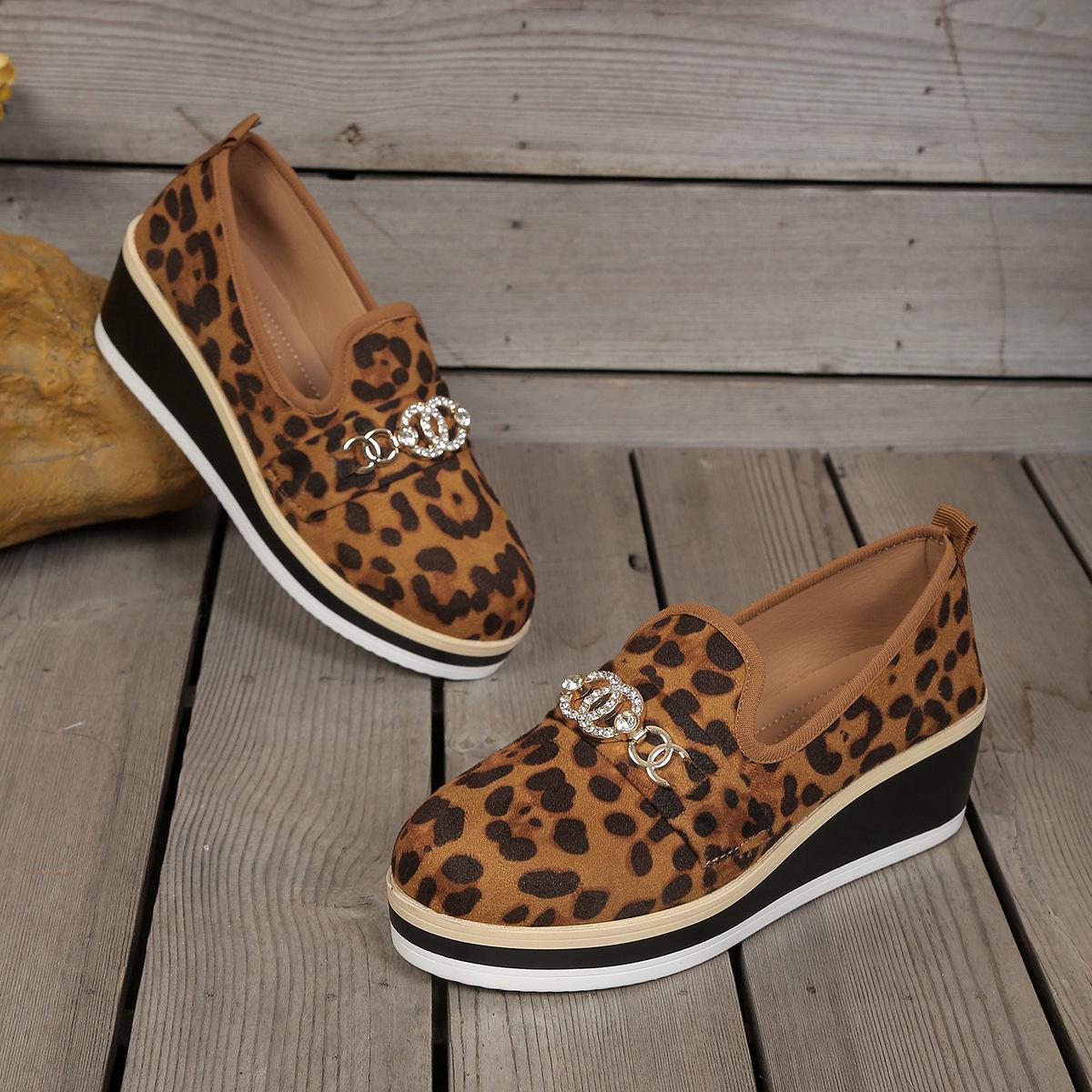 Европейские и американские цепные туфли большого размера 22 новые с разбитым каблуком элегантные и красивые лоферы 43 3570₽